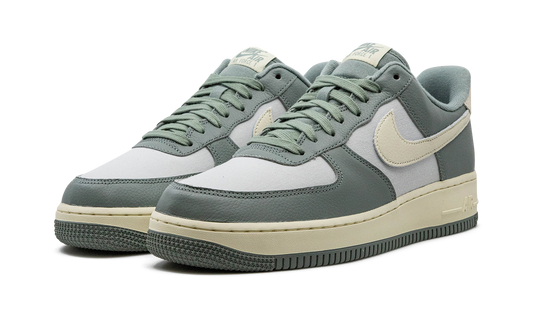 Air Force 1 Low LX "Mica Green" DV7186 300