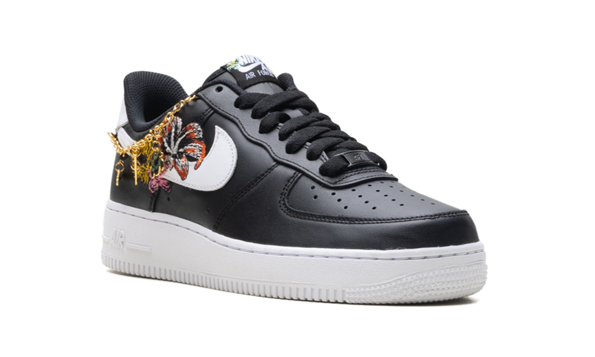 W Air Force 1 '07 Premium "Now Accepting All Flowers'" IB6644 001
