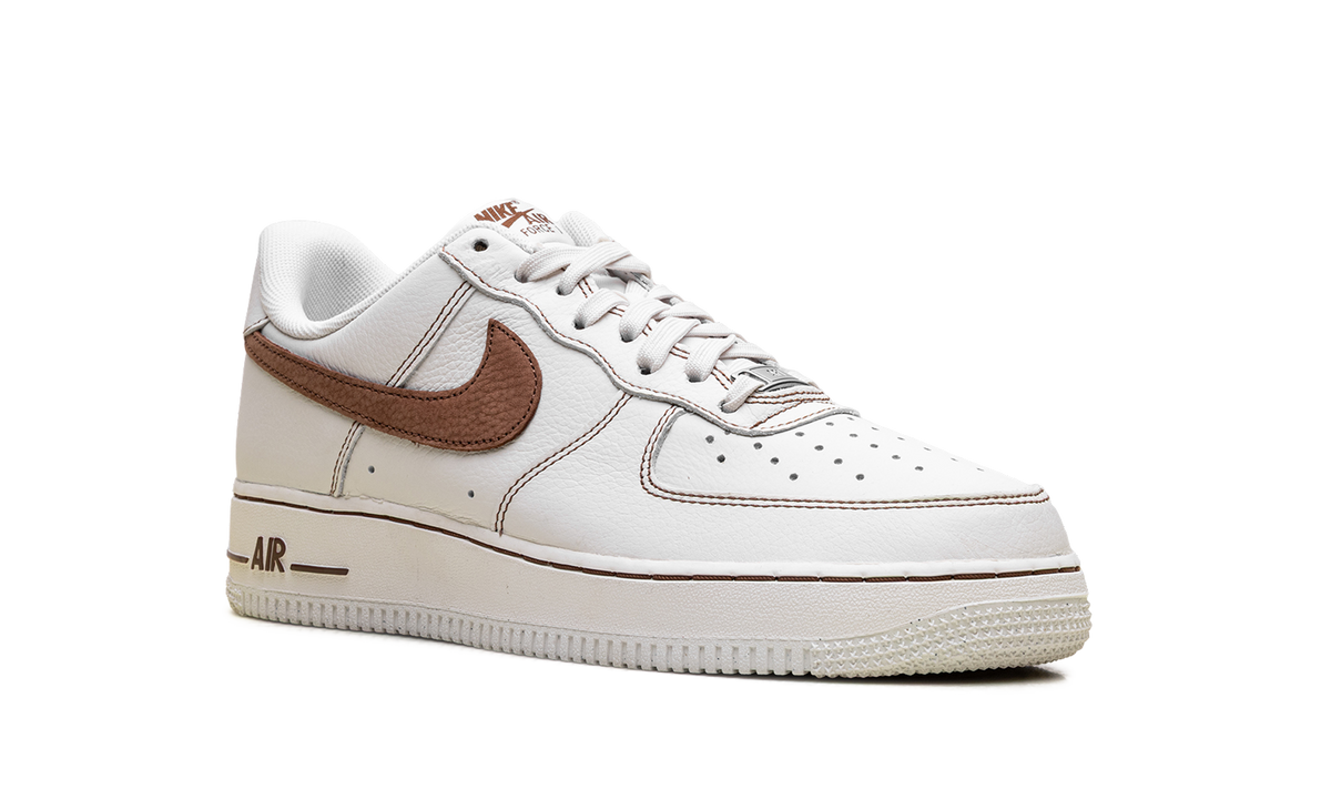 Air Force 1 '07 LV8 "Ivory Saddle Bro" HQ2037 101