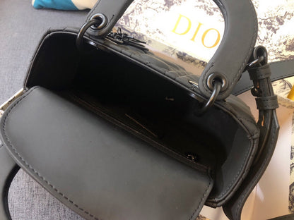 MEDIUM LADY 20 BAG CALFSKIN