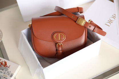 MEDIUM CD BOBBY 22CM DARK TAN CALFSKIN GOLD HARDWARE