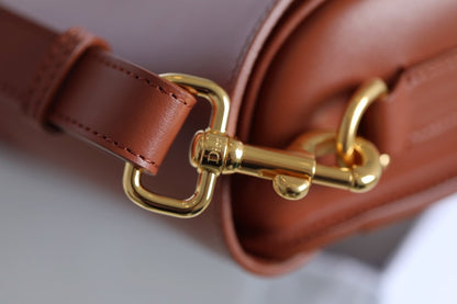 MEDIUM CD BOBBY 22CM DARK TAN CALFSKIN GOLD HARDWARE
