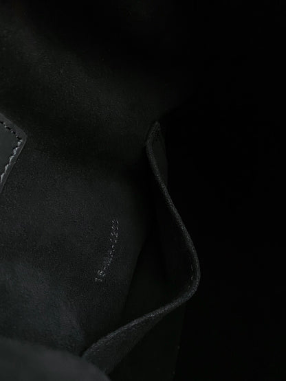 MEDIUM C'EST 24 CD-EMBOSSED CALFSKIN