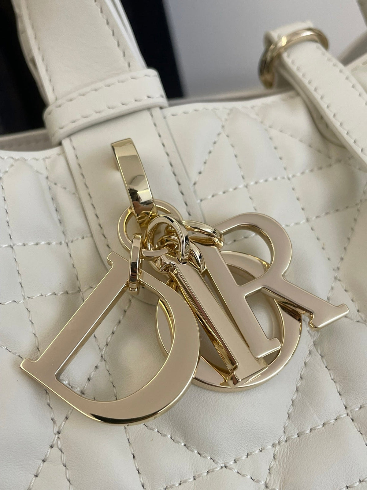 Toujour 23 Bag White Lambskin
