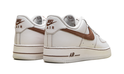 Air Force 1 '07 LV8 "Ivory Saddle Bro" HQ2037 101