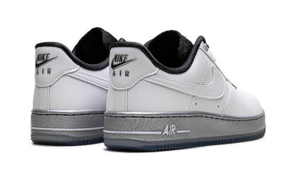 AIR FORCE 1 '07 SE WMNS "White Chrome" DX6764 100