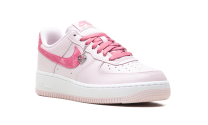 Air Force 1 Low WMNS "Valentine's Day (2026)" IO8755 600