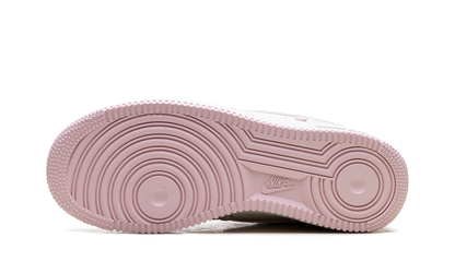 Air Force 1 Low WMNS "Valentine's Day" HV5992 111