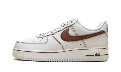 Air Force 1 '07 LV8 "Ivory Saddle Bro" HQ2037 101