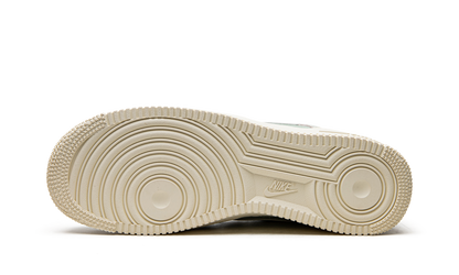 Air Force 1 "Certified Fresh" DO9801 300