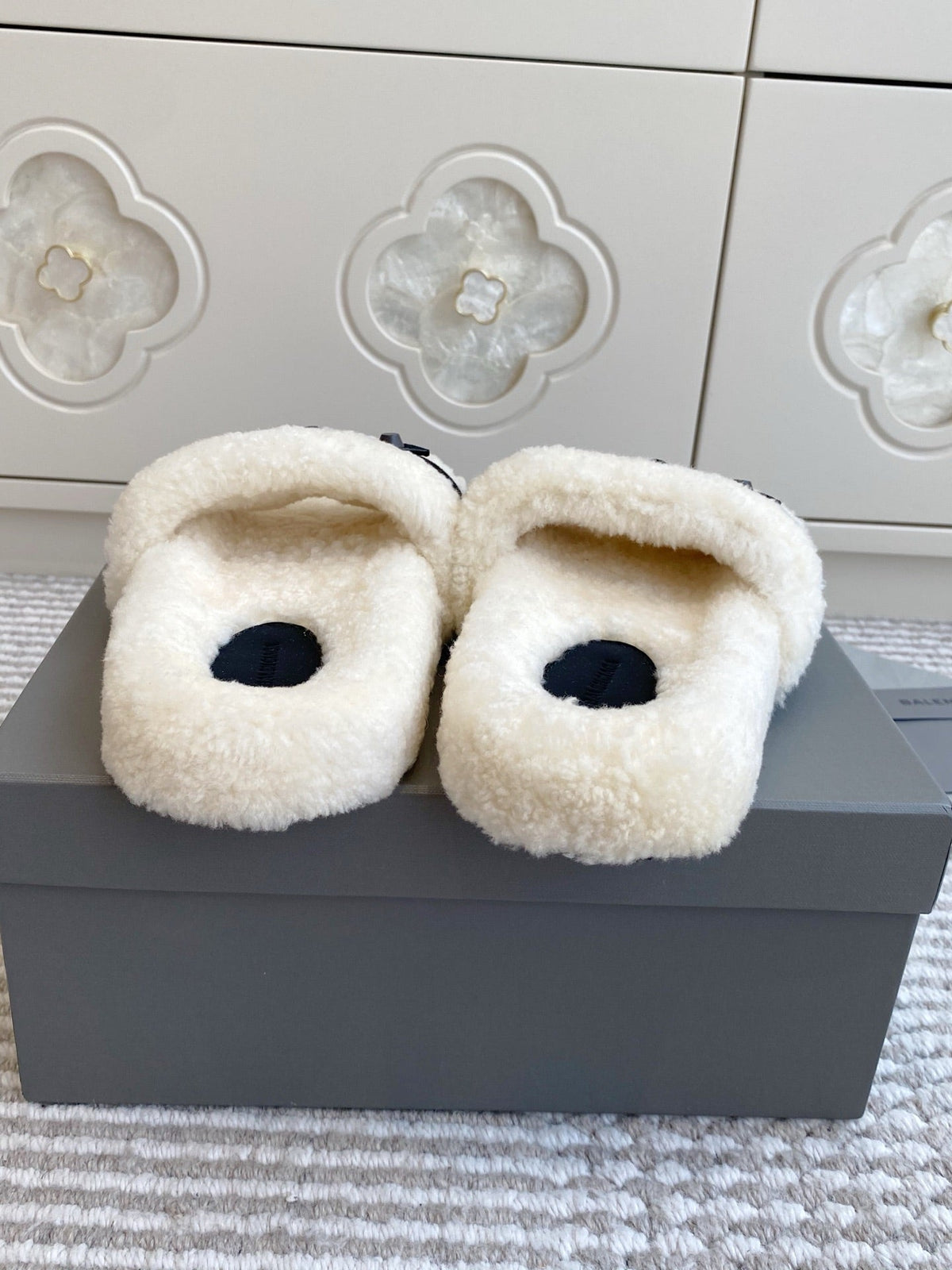 Balenciaga Classic Buckle Slippers White Black Wool 543002