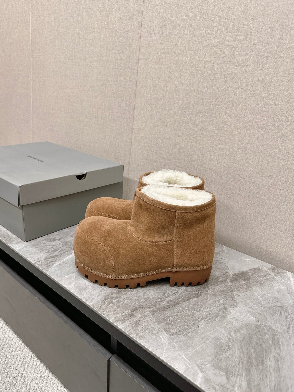 ALASKA BOOTIE IN CIDER BROWN SUEDE AND WOOL LINING