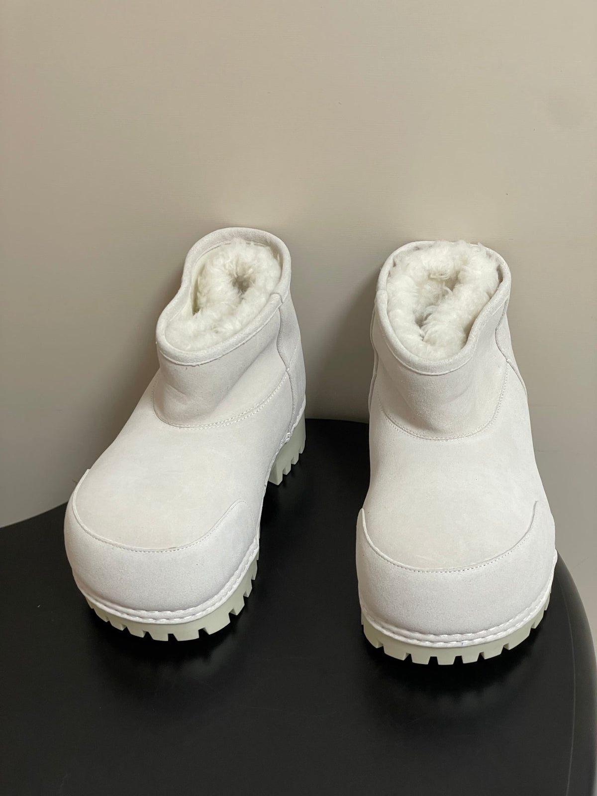 Balenciaga Snow Boots White Suede 535038