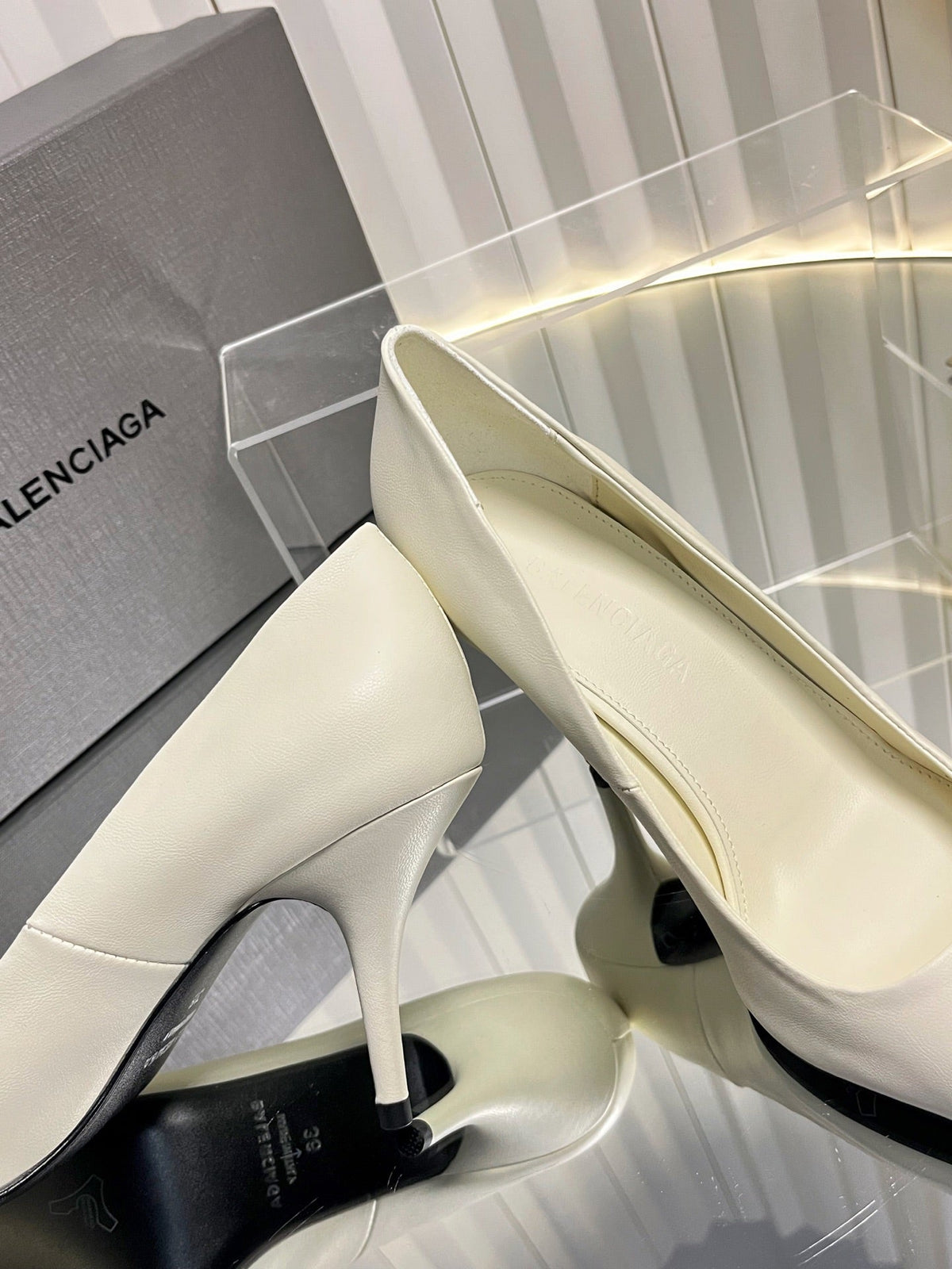 Balenciaga 2026 Avenue BB Editor 85mm Pump White Calfskin 616566