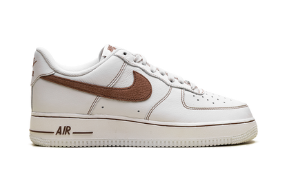 Air Force 1 '07 LV8 "Ivory Saddle Bro" HQ2037 101