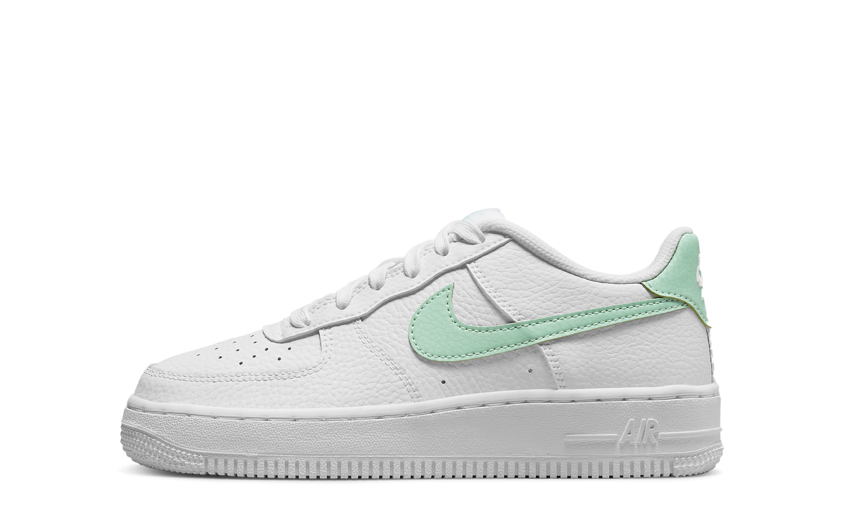 Air Force 1 Low GS "Mint Swoosh" CT3839 105