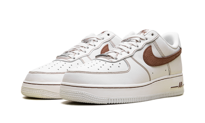 Air Force 1 '07 LV8 "Ivory Saddle Bro" HQ2037 101