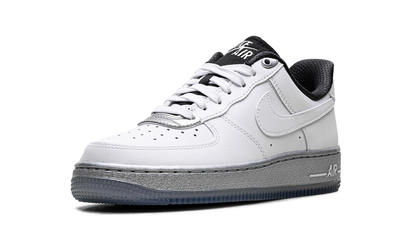 AIR FORCE 1 '07 SE WMNS "White Chrome" DX6764 100