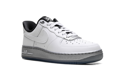 AIR FORCE 1 '07 SE WMNS "White Chrome" DX6764 100
