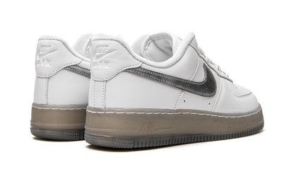 Air Force 1 "White / Metallic Silver" DX3945 100